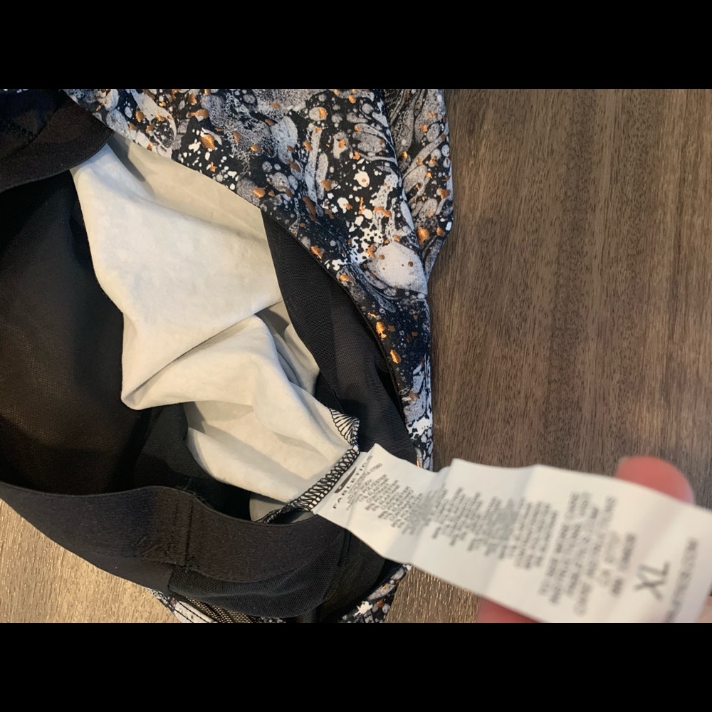 Fabletics - Mesh Detailing Peek-A-Boo Bra - image 3